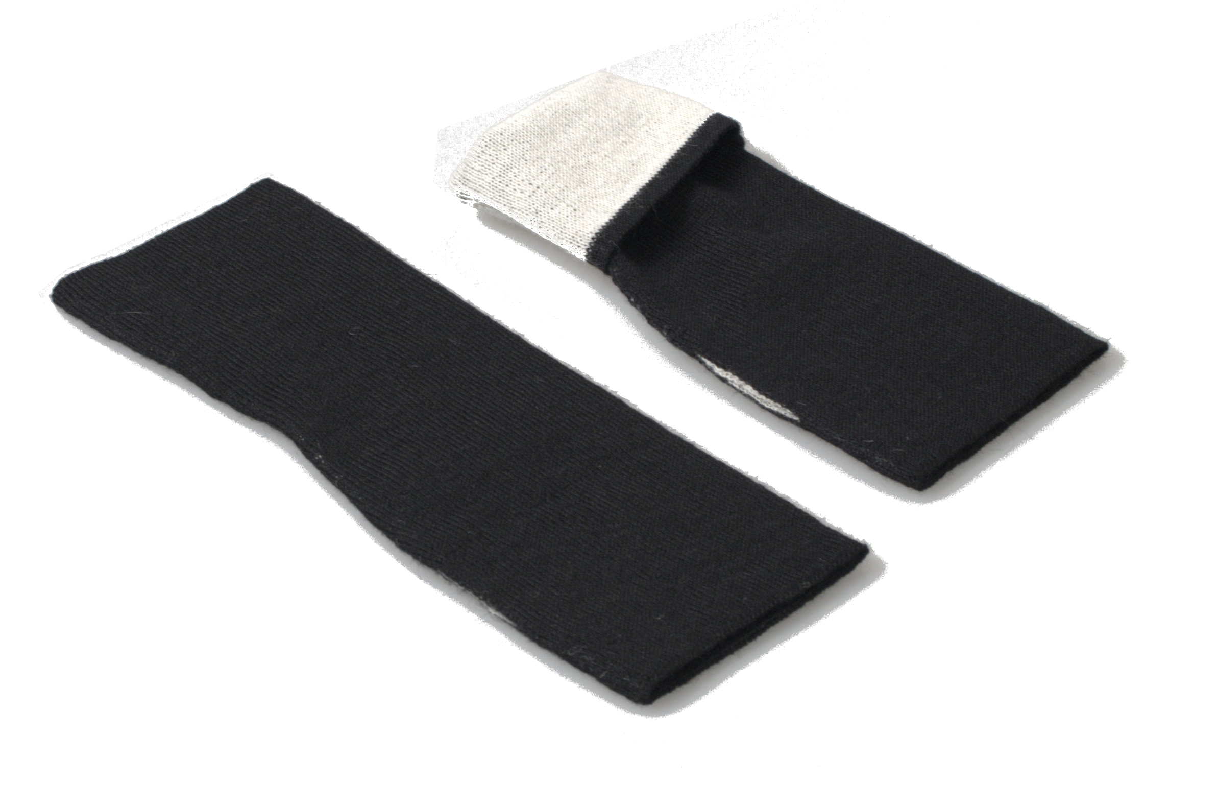 HechoNPeru - wrist warmer - fair trade from Peru - baby alpaca HechoNPeru - wrist warmer - fair trade from Peru - outside black inside white